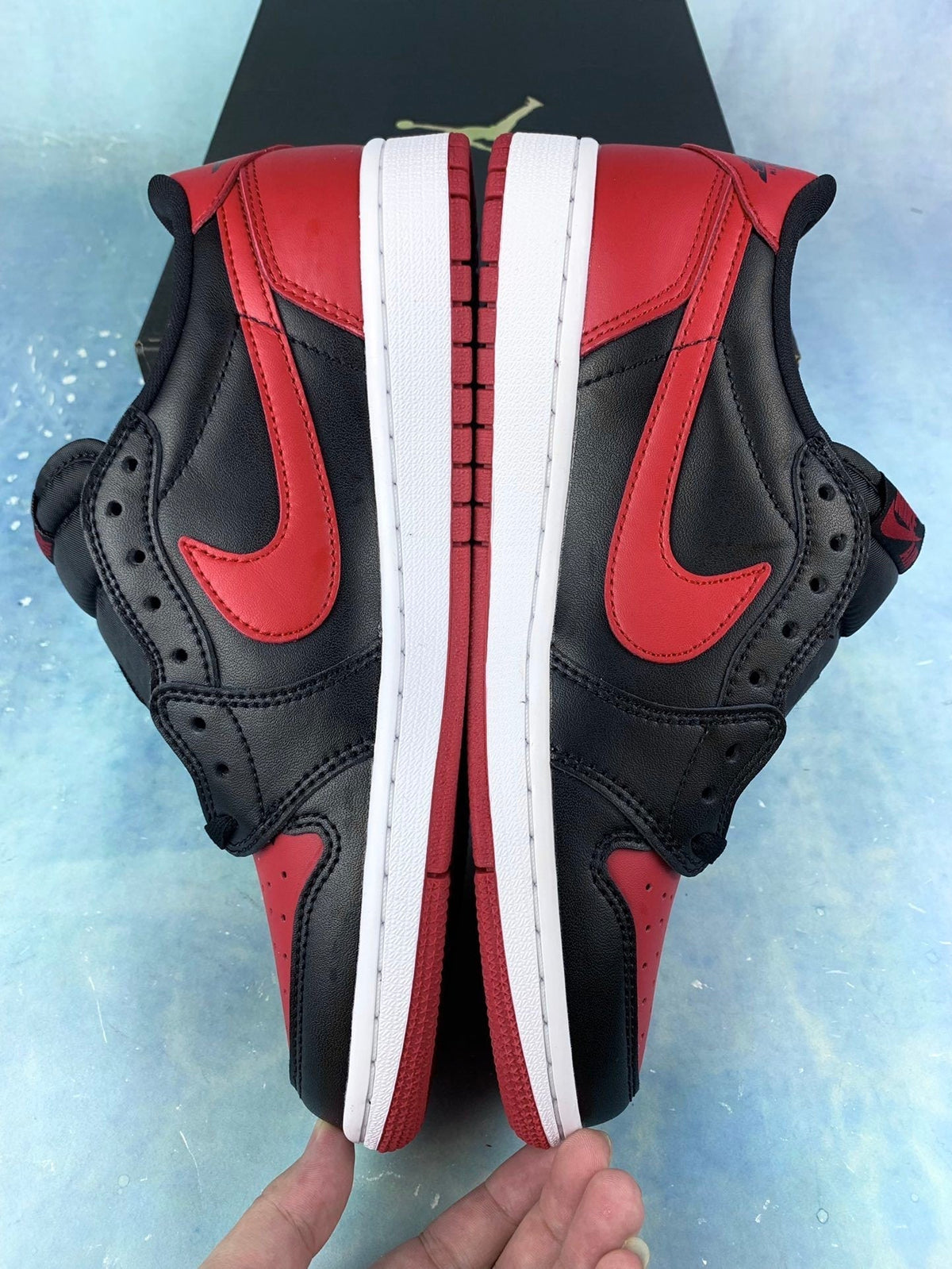 Air Jordan 1 Low Bred Black/Red 705329-001 Unisex Sneakers