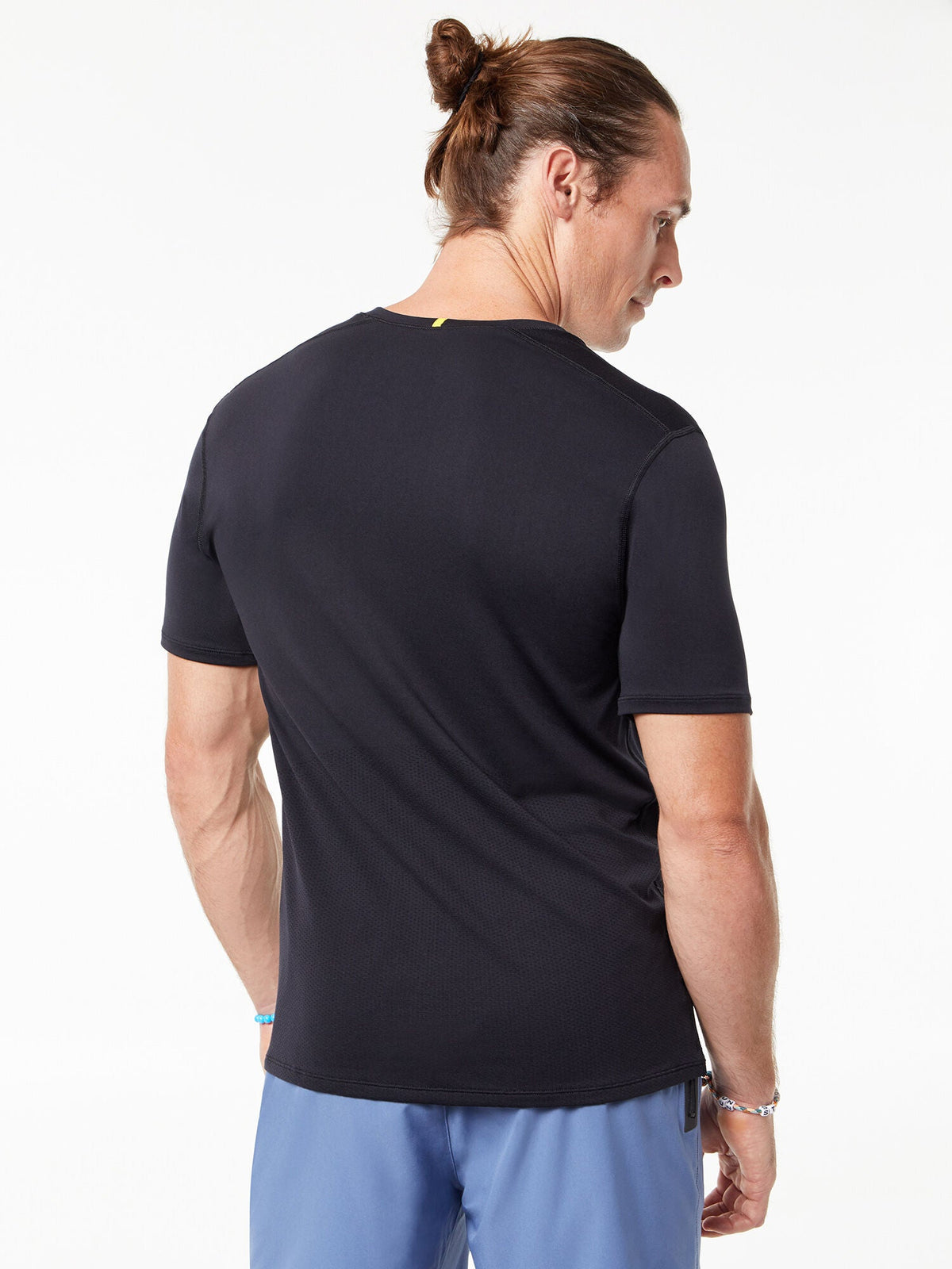 BREEZE SEAMLESS TEE BLACK