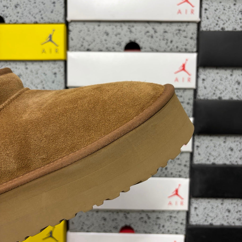 UGG Kallen Lace Platform Ankle Boot – Suede Boot with Shearling Lining, Tonal Cross-Strap Closure & Chunky Tonal Platform Sole in Chestnut