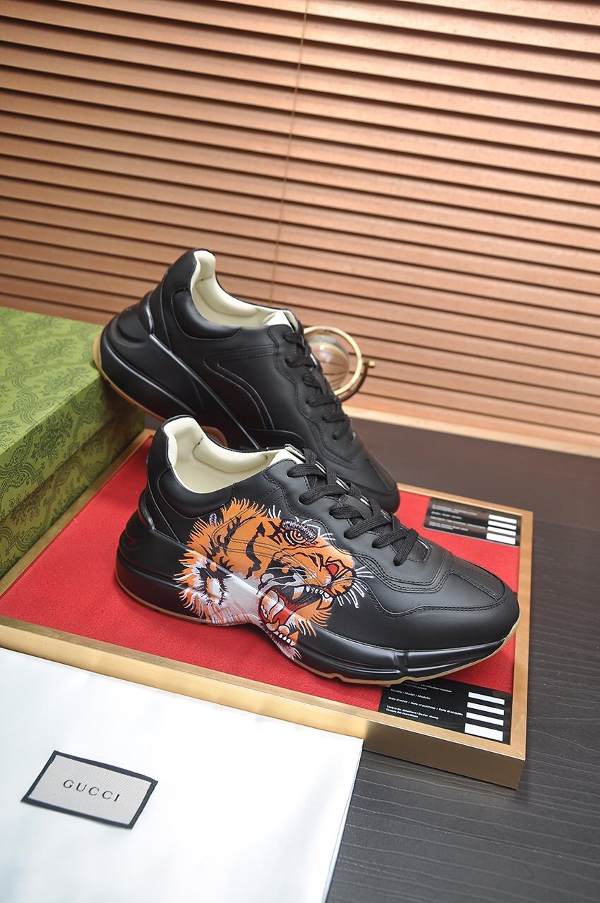 Gucci Tiger Graphic Low-Top Sneakers