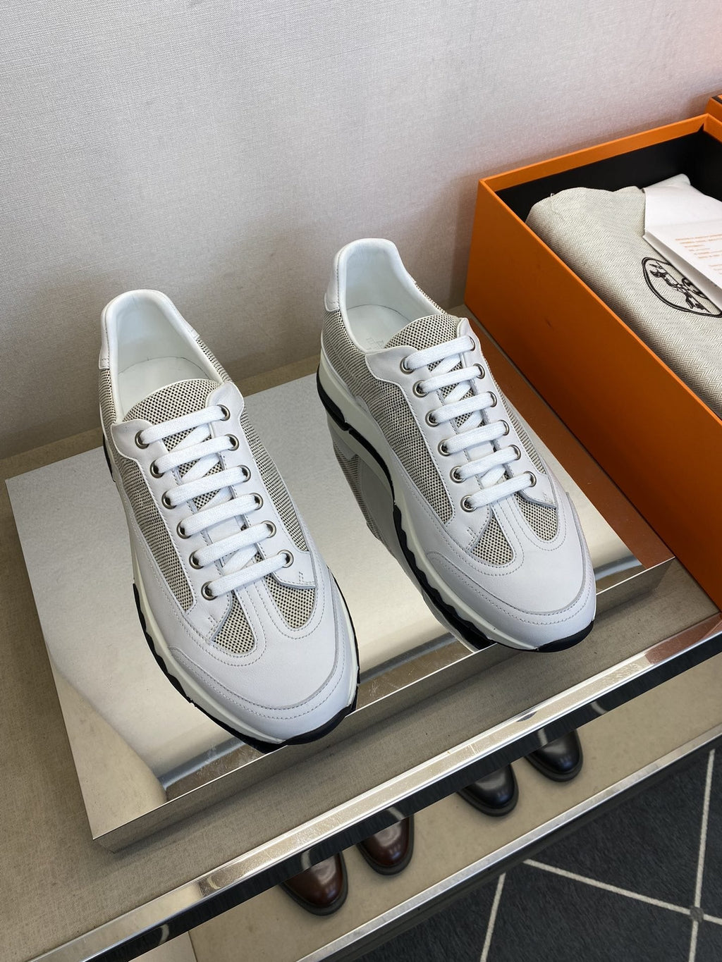 Hermès Men's White & Gray Low-Top Sneakers