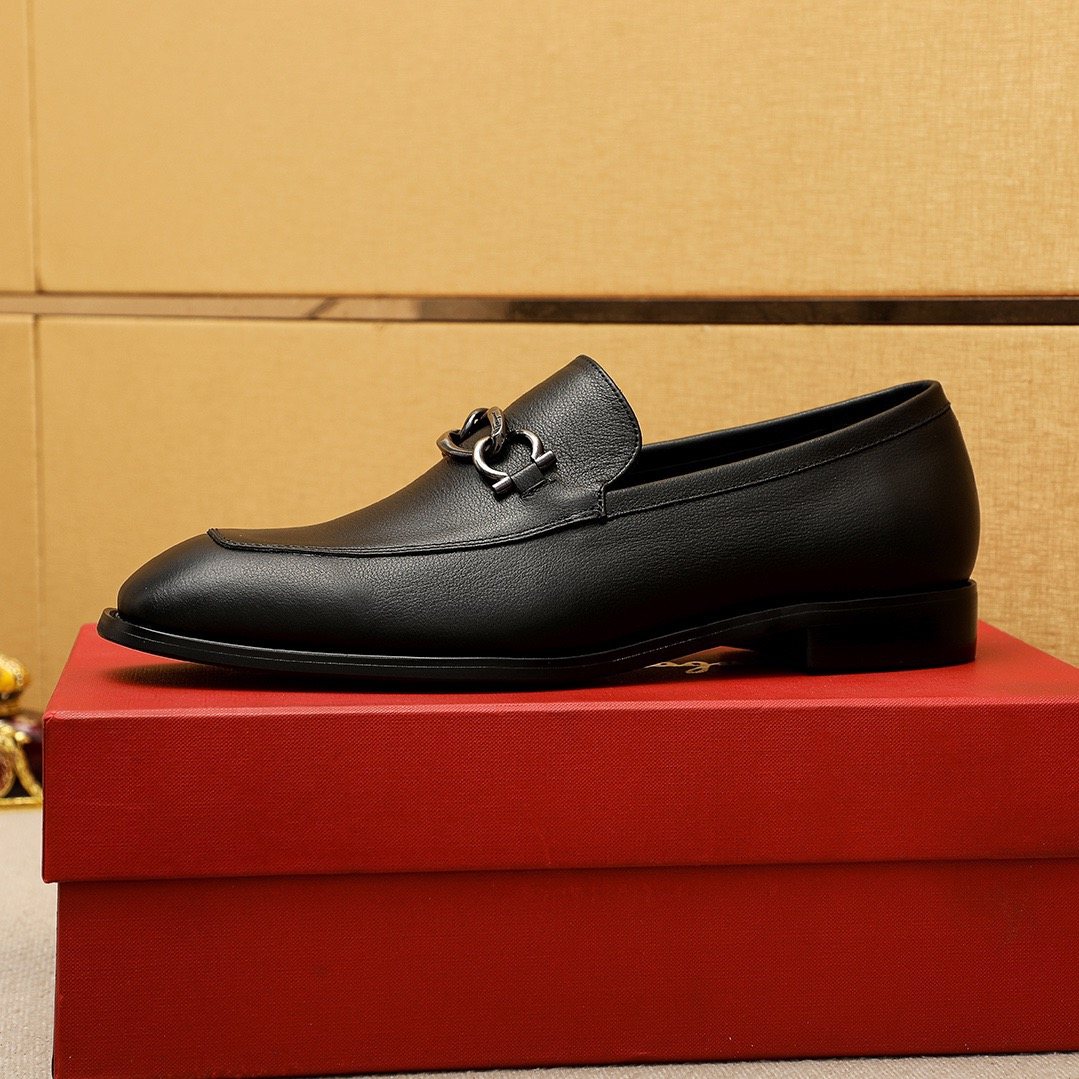 Ferragamo Black Metal Bit Loafers - Rounded Toe
