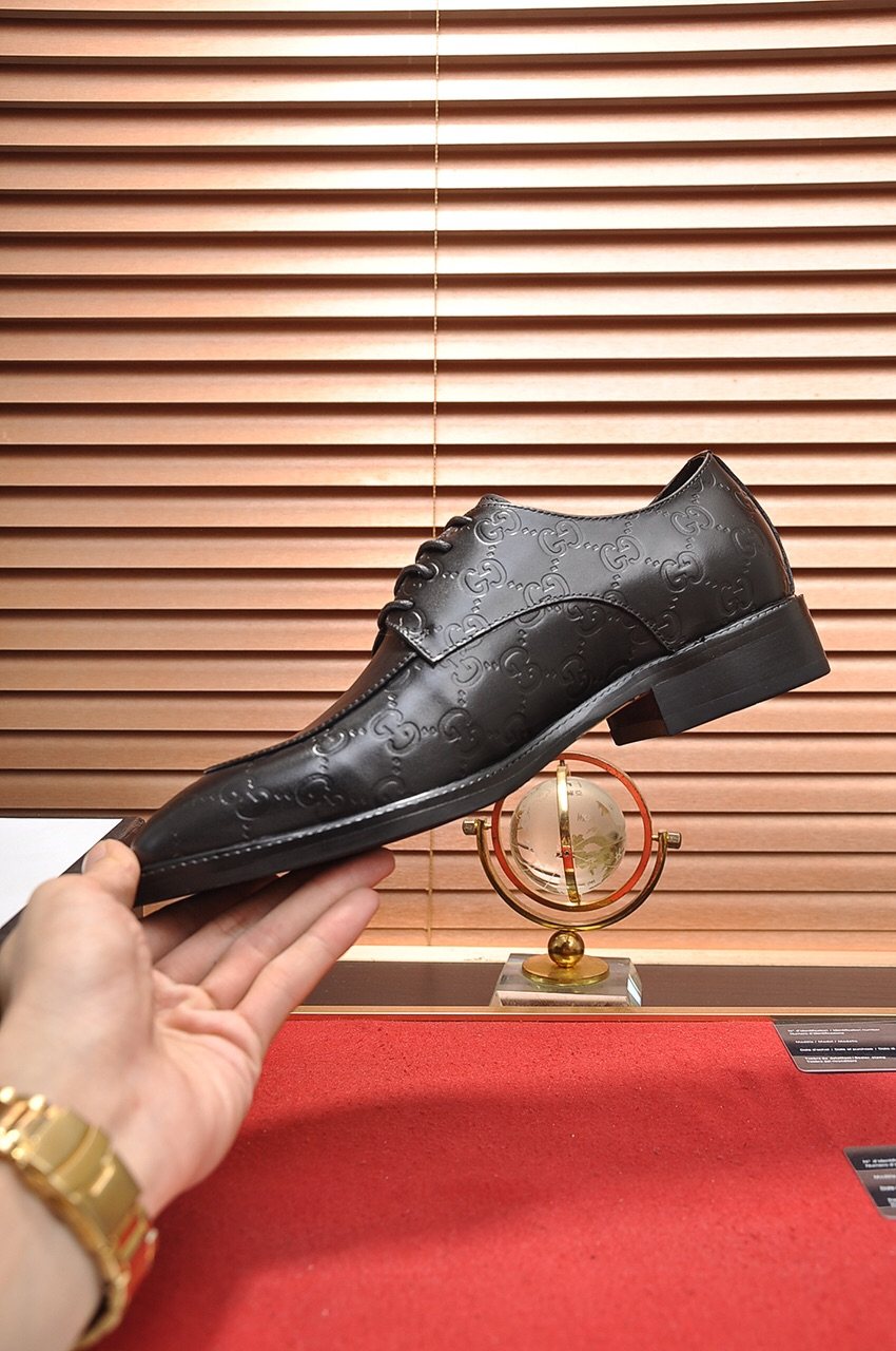 Gucci Men's Cap-Toe Lace-Up Dress Shoes
