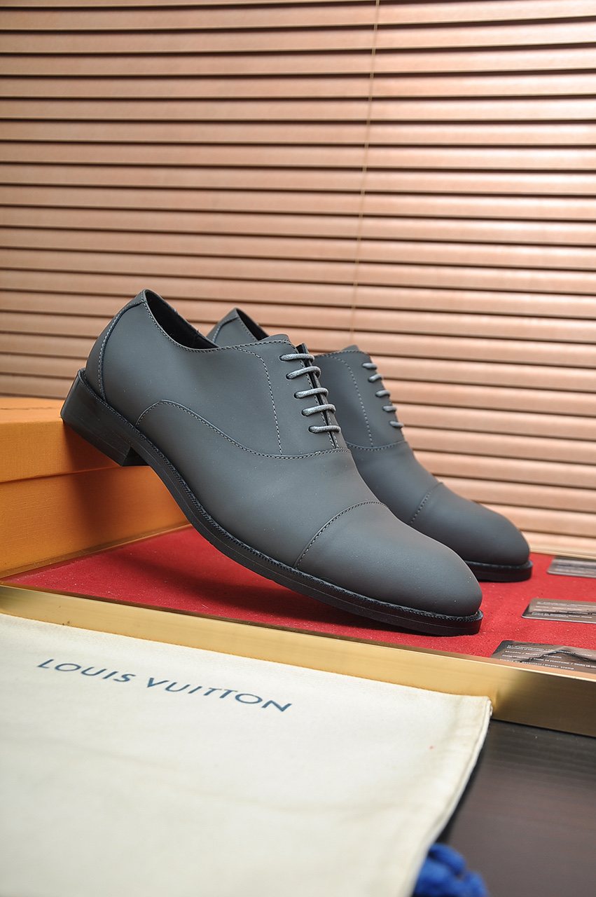 Louis Vuitton Cap-Toe Lace-Up Dress Shoes